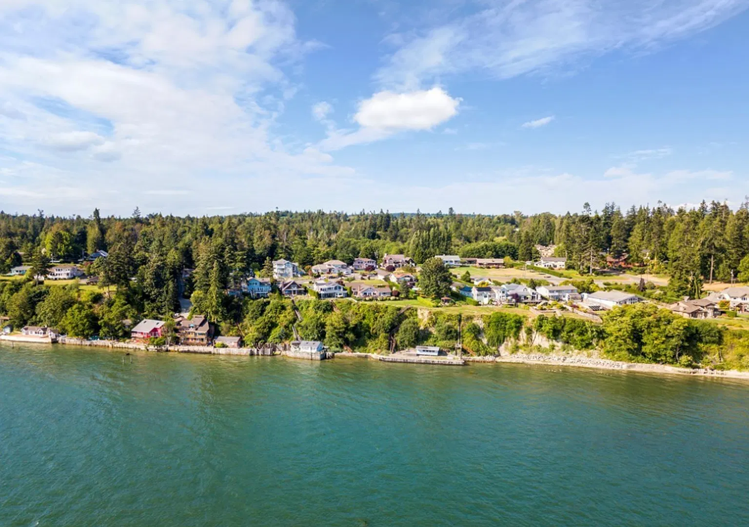 Breathtaking Waterfront Living | Panoramic Sound Views | Private Beach Access — Photo 2