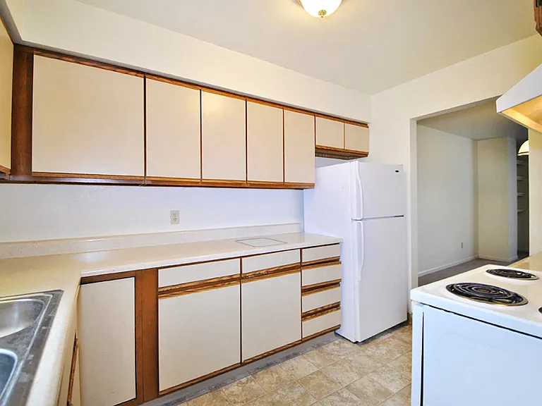 The View Apartments and Townhomes — Photo 15