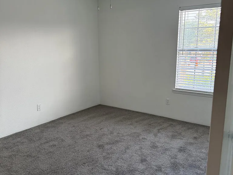 8243 Creekbend Dr #8243 — Photo 13