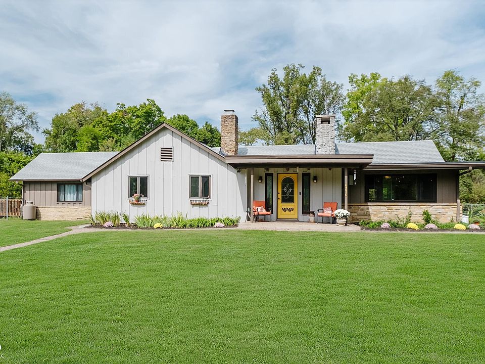1st image of 6376 E Perry Ln