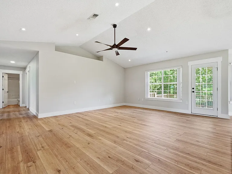 4881 Traxx St — Photo 13