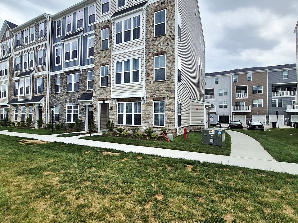 1st image of 648 Brookwood Glen Ter