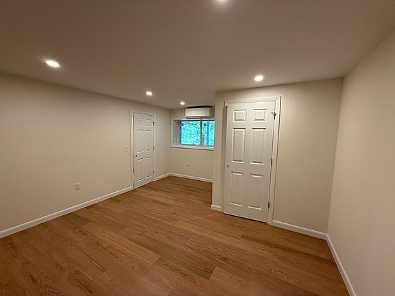 2nd image of 2 Woods End Rd