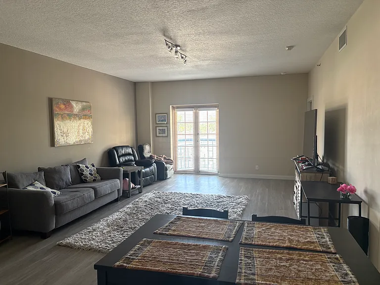 320 E Plaza Real #P402 — Photo 7