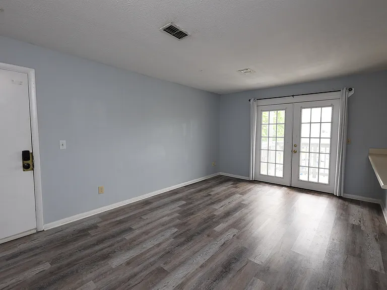 48 South Ave — Photo 7