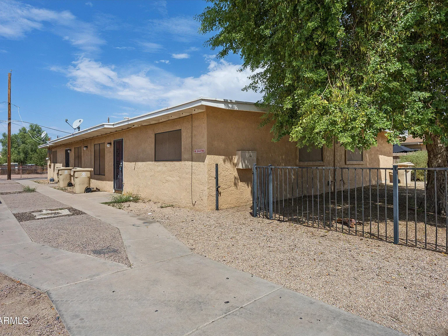 2 bed, 1.0 bath, 800 sqft, $849 — Photo 2