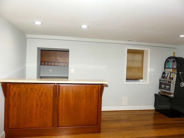 903 Crestview Dr — Photo 13