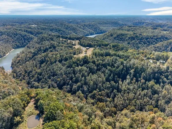 69 Ac Shores Rd, Silver Point, TN 38582