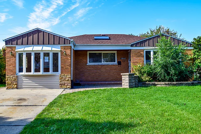 2642 Louis St photo 1