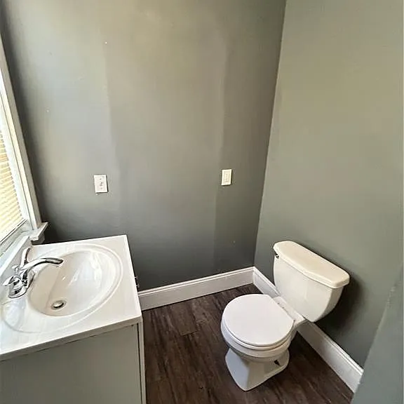 1130 E 68th St #1 — Photo 9