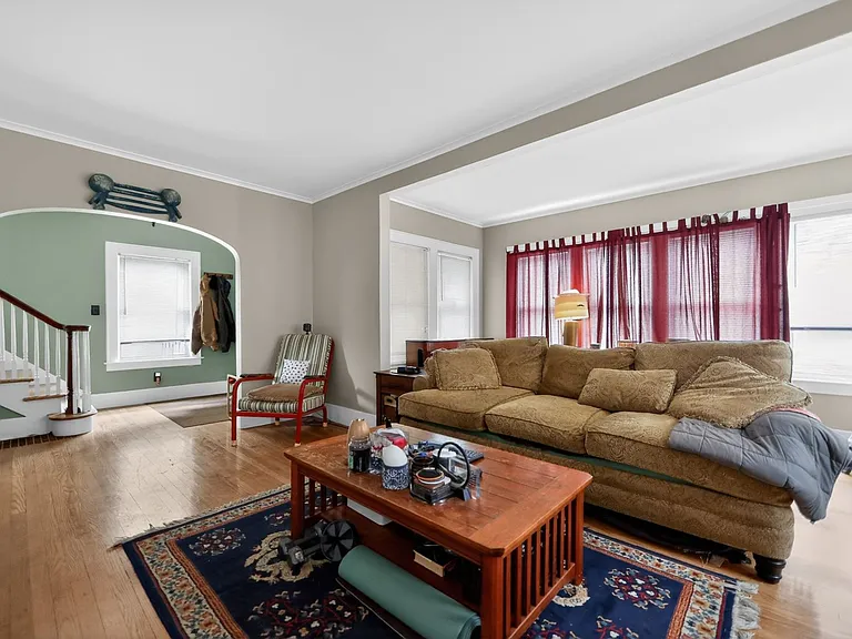 151 Wolcott Ave — Photo 10