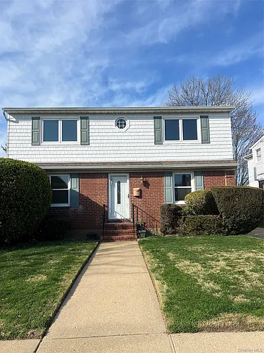1016 Oaks Dr Photo 1
