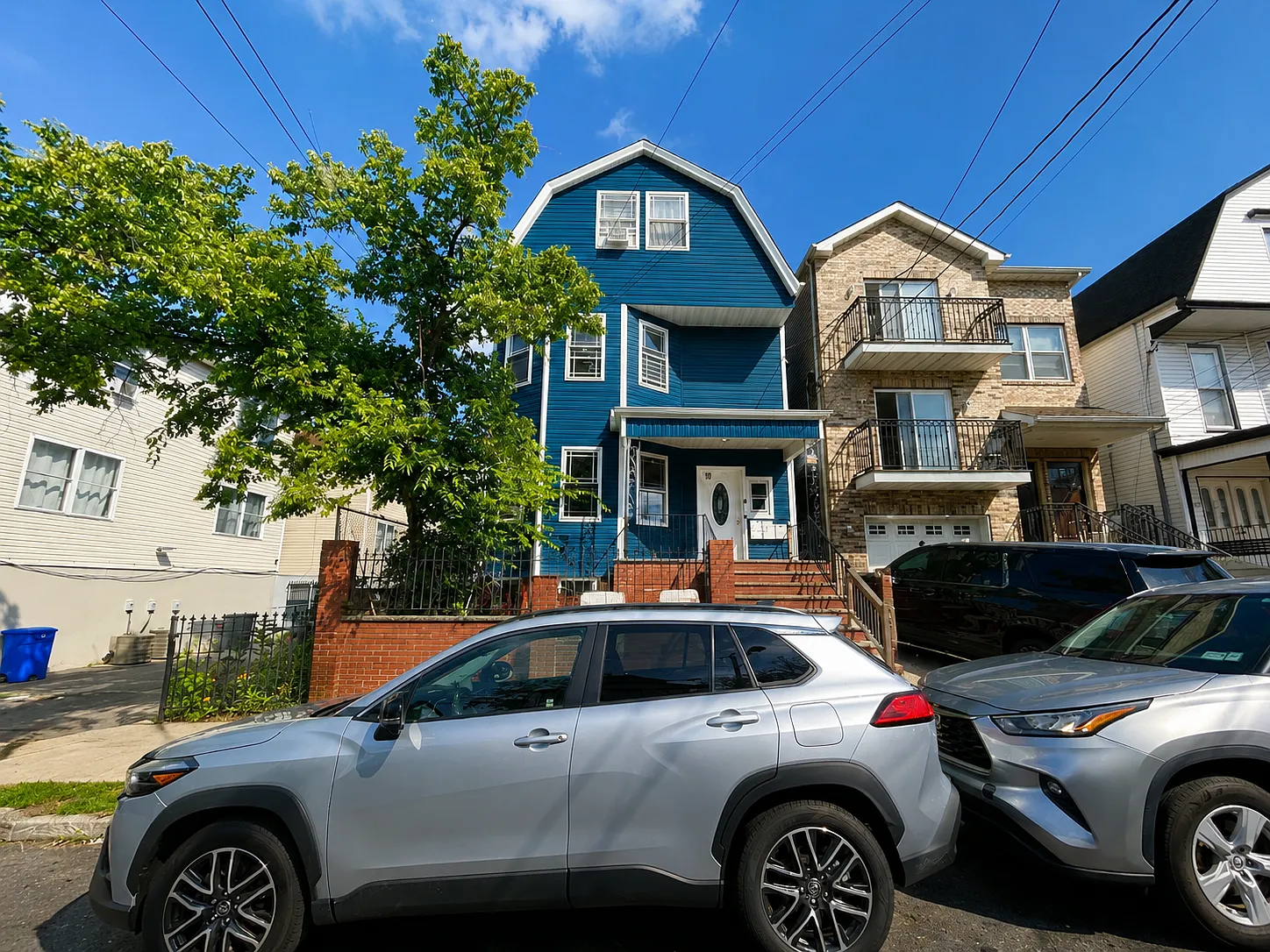 3 bed, 1200 sqft, $2,045 — Photo 3