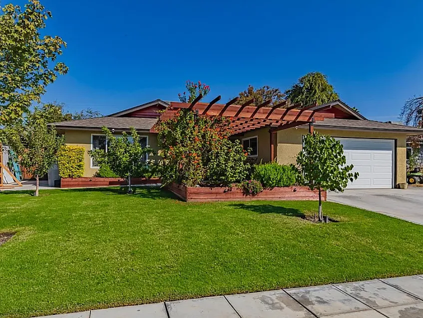 4 bed, 1378 sqft, $3,200 — Photo 3