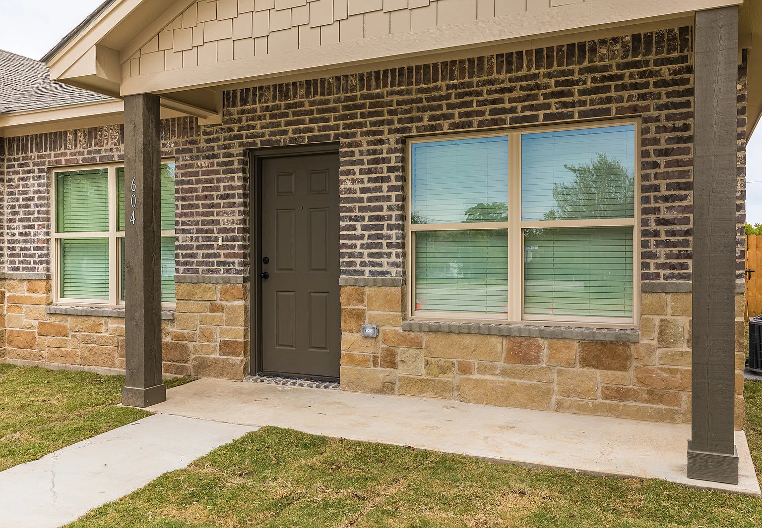 604 Washington Avenue — Photo 3