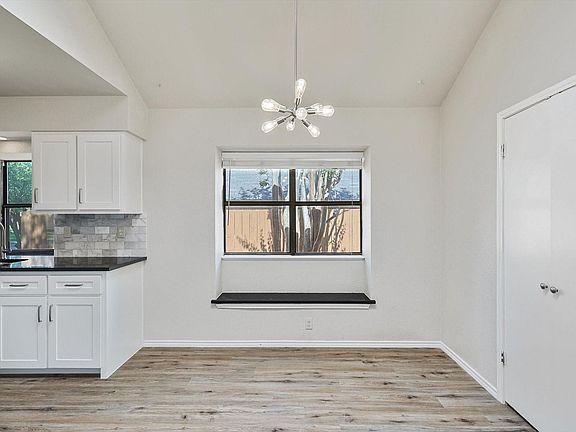 3rd image of 653 Raven Ln
