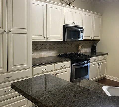 2nd image of 387 Lakeview Ln