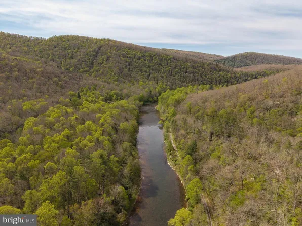 2084 Little Italy Rd, Cass, WV 24927