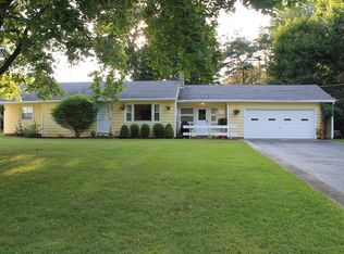 175 Park Cir E, Rochester, NY 14623