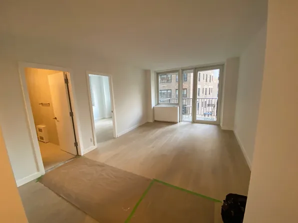 212 East 47th Street image 1 of 8