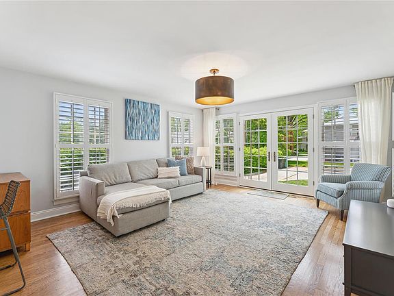 2nd image of 2121 Parkridge Ave