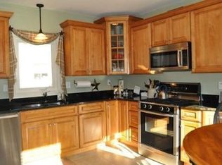 14 Phillips St, Medway, MA 02053
