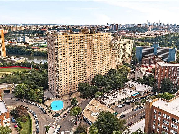 3rd image of 555 Kappock St APT 7E