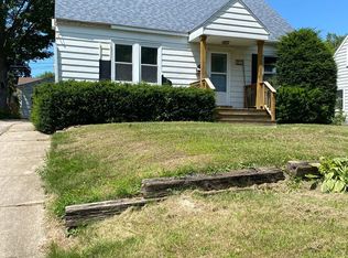 2112 W 7th St, Waterloo, IA 50702