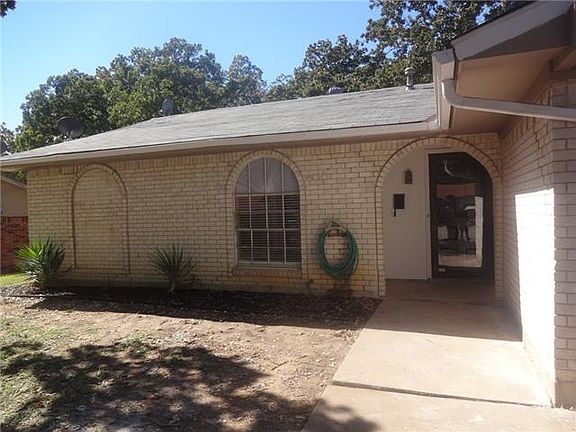 3rd image of 6704 Trailwood Dr