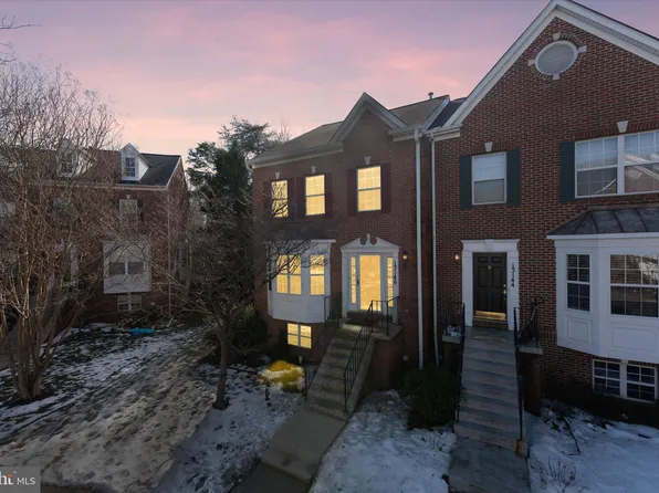 13146 Ashnut Ln, Herndon, VA 20171