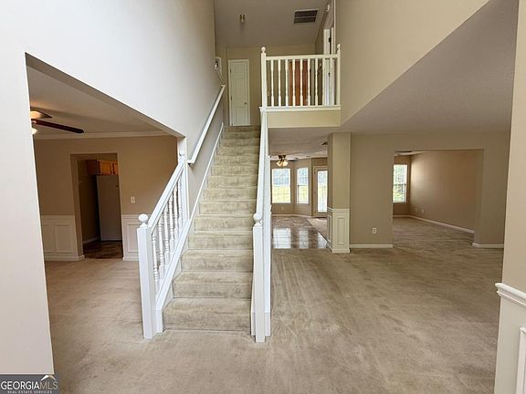 3rd image of 2457 Wall St SE