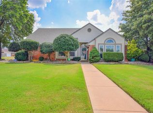 10528 Honeysuckle Ln, Midwest City, OK 73130