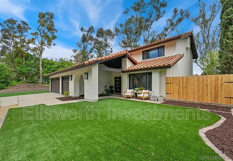 1225 Fallbrook Ct — Photo 1