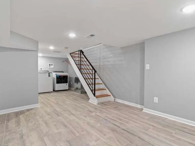 2231 Fernon St — Photo 20