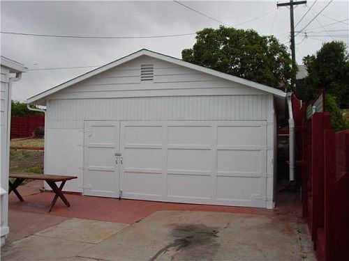 2nd image of 2211 Flintridge Dr