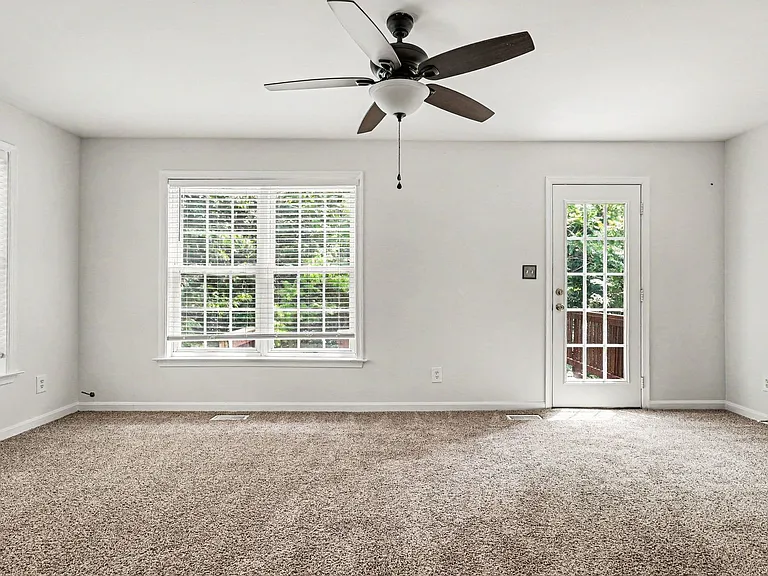 23043 Triple Crown Dr — Photo 5