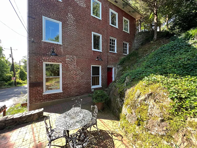 1915 E Market St #3 — Photo 44