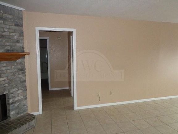 3rd image of 2511 Bermuda Dr Unit A