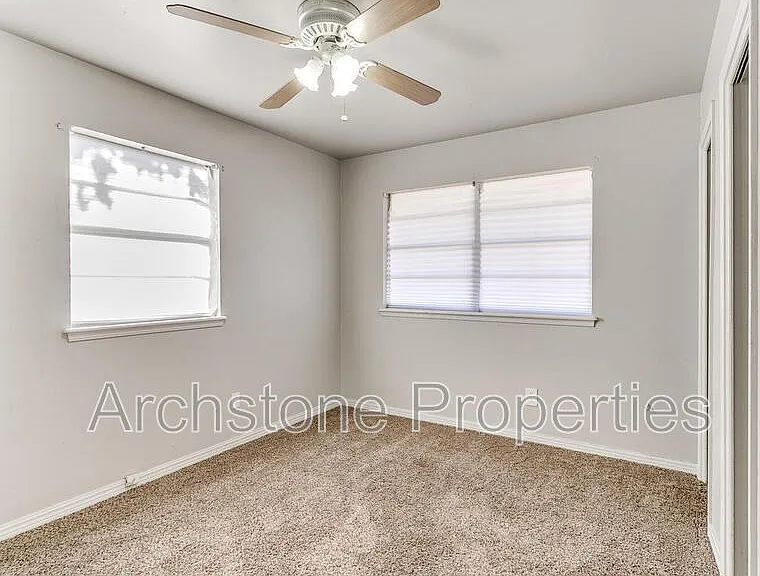 1424 Tanglewood Dr — Photo 15