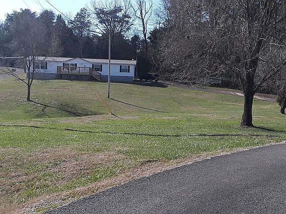 3rd image of 336 Heavenly Hills Dr