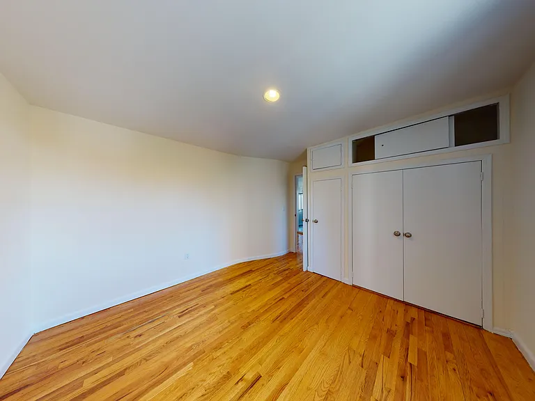 475 W Broadway #8 — Photo 11