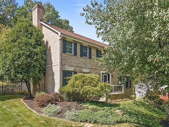2nd image of 2416 Wedgewood Dr