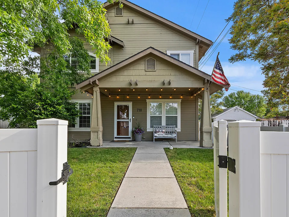 718 W Iowa St