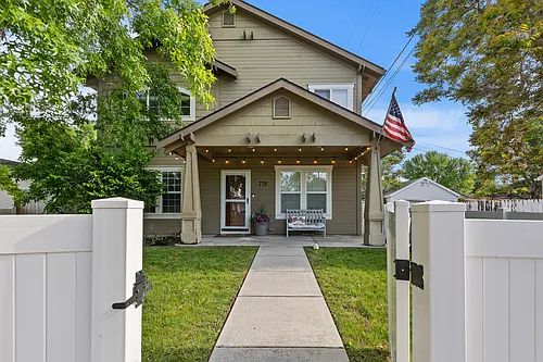 718 W Iowa St Photo 1