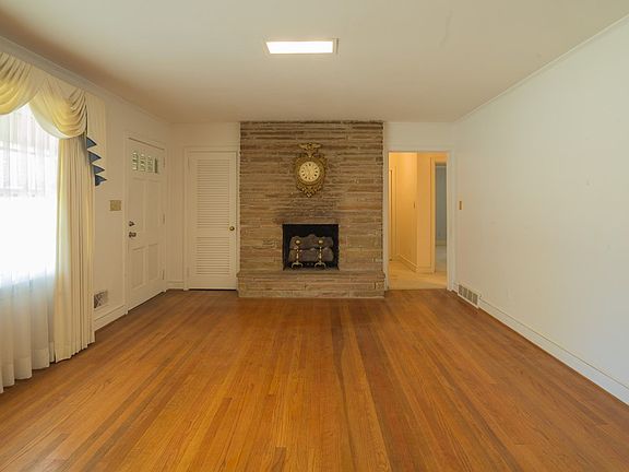 4th image of 107 Circle Dr