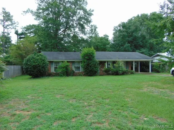 16 Glendale Dr, Selma, AL 36701