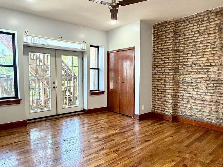 916 Whitelock St #200 — Photo 8