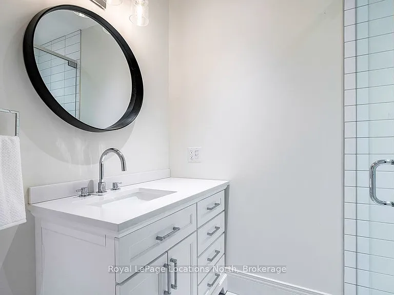 20 Alice St E #1 — Photo 20