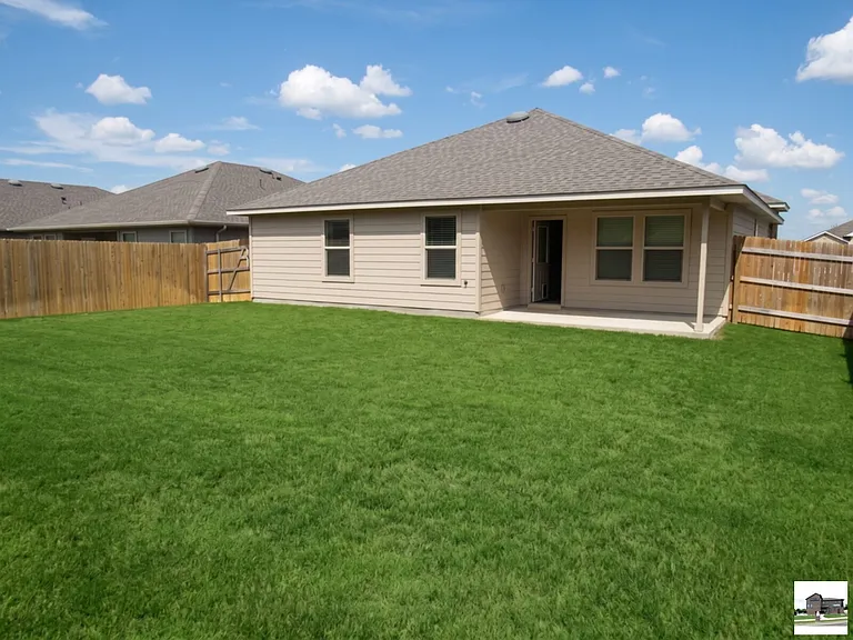 1210 Lindsey Dr — Photo 19