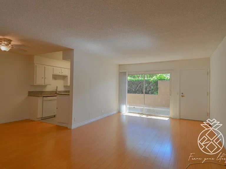 7607 Saint Bernard St #3 — Photo 8